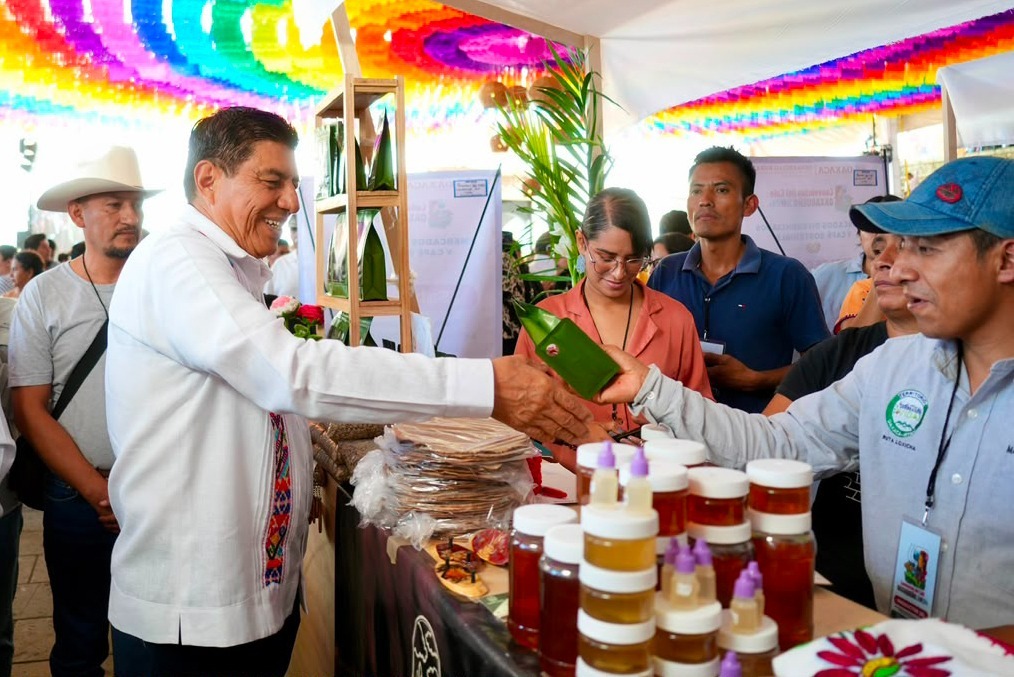 De Oaxaca para el mundo: inaugura Salomón Jara Convención del Café Oaxaqueño