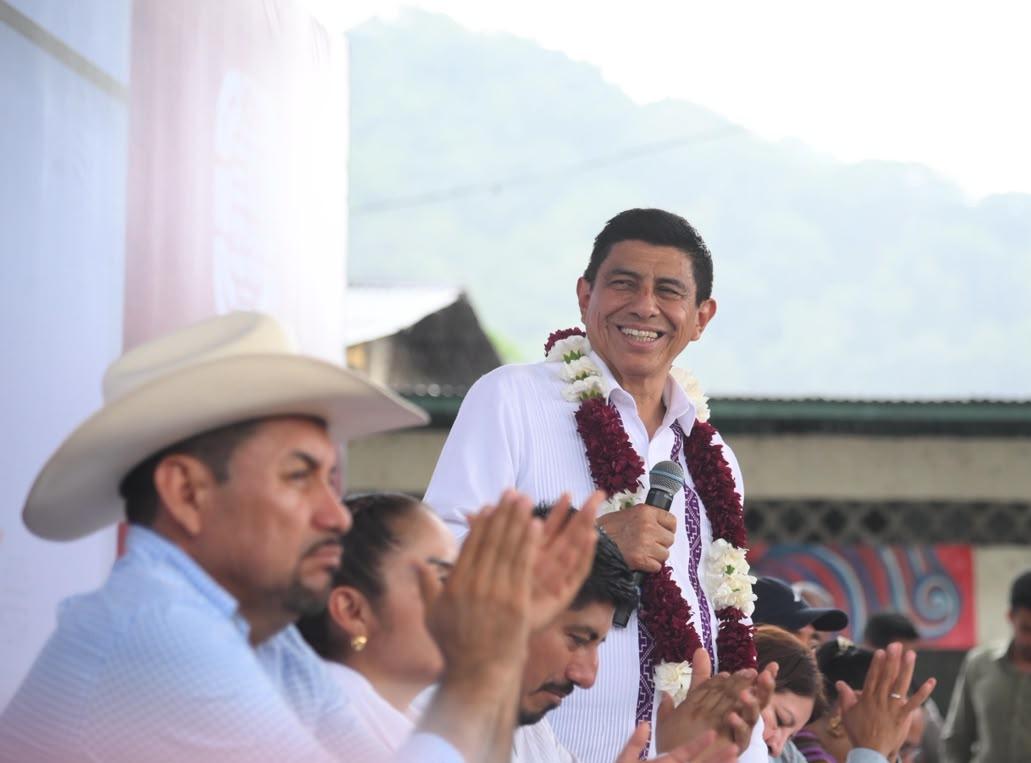 Impulsa Salomón Jara desarrollo en Candelaria Loxicha con Trabajo que Transforma tu Municipio