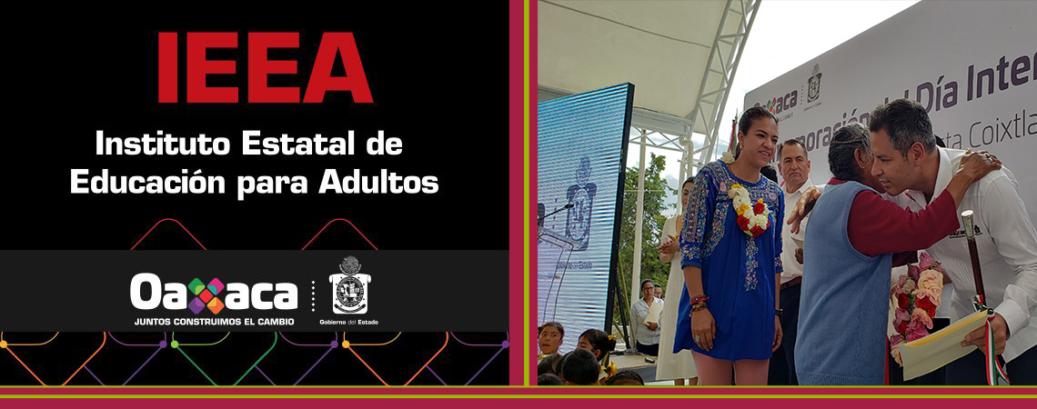 Directora Miriam Liborio entrega certificados.