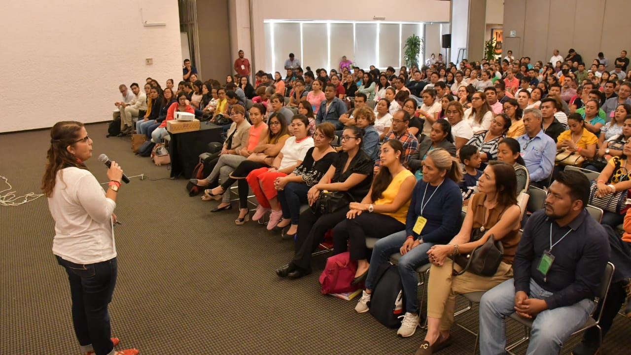 Felicita IEEPO a estudiantes ganadoras del certamen “El niño y la mar 2019”