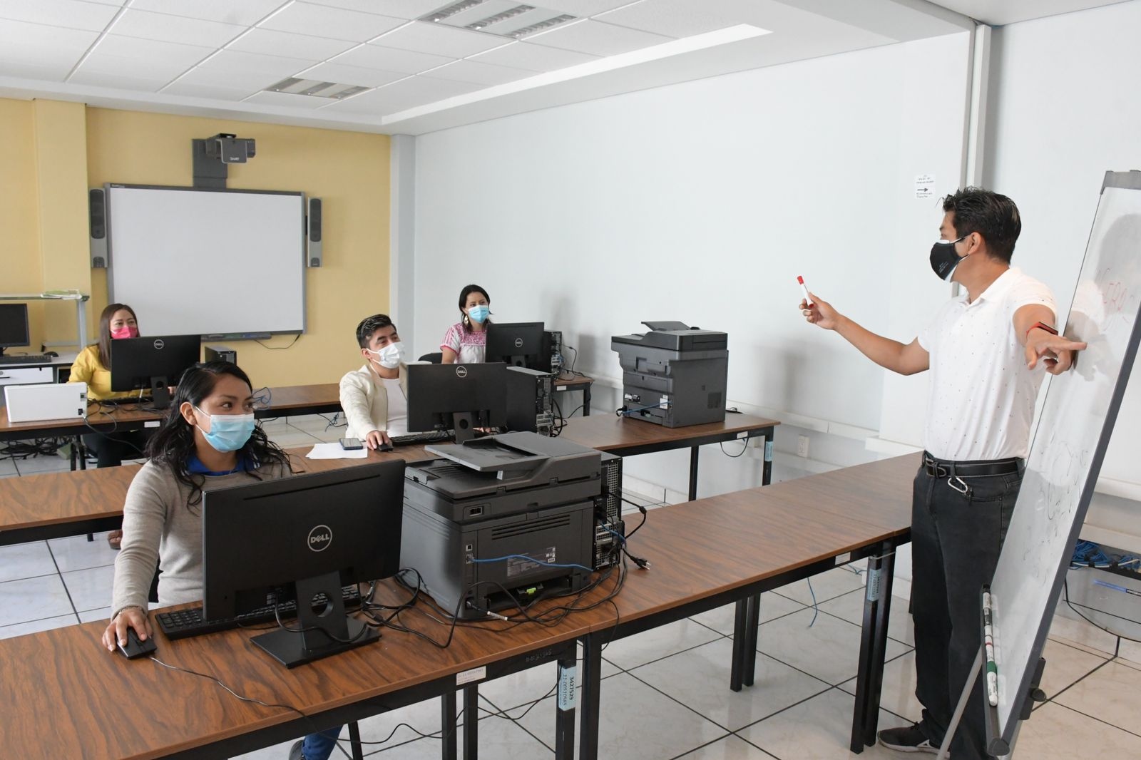 Promueve IEEPO diplomado y cursos de actualización para docentes