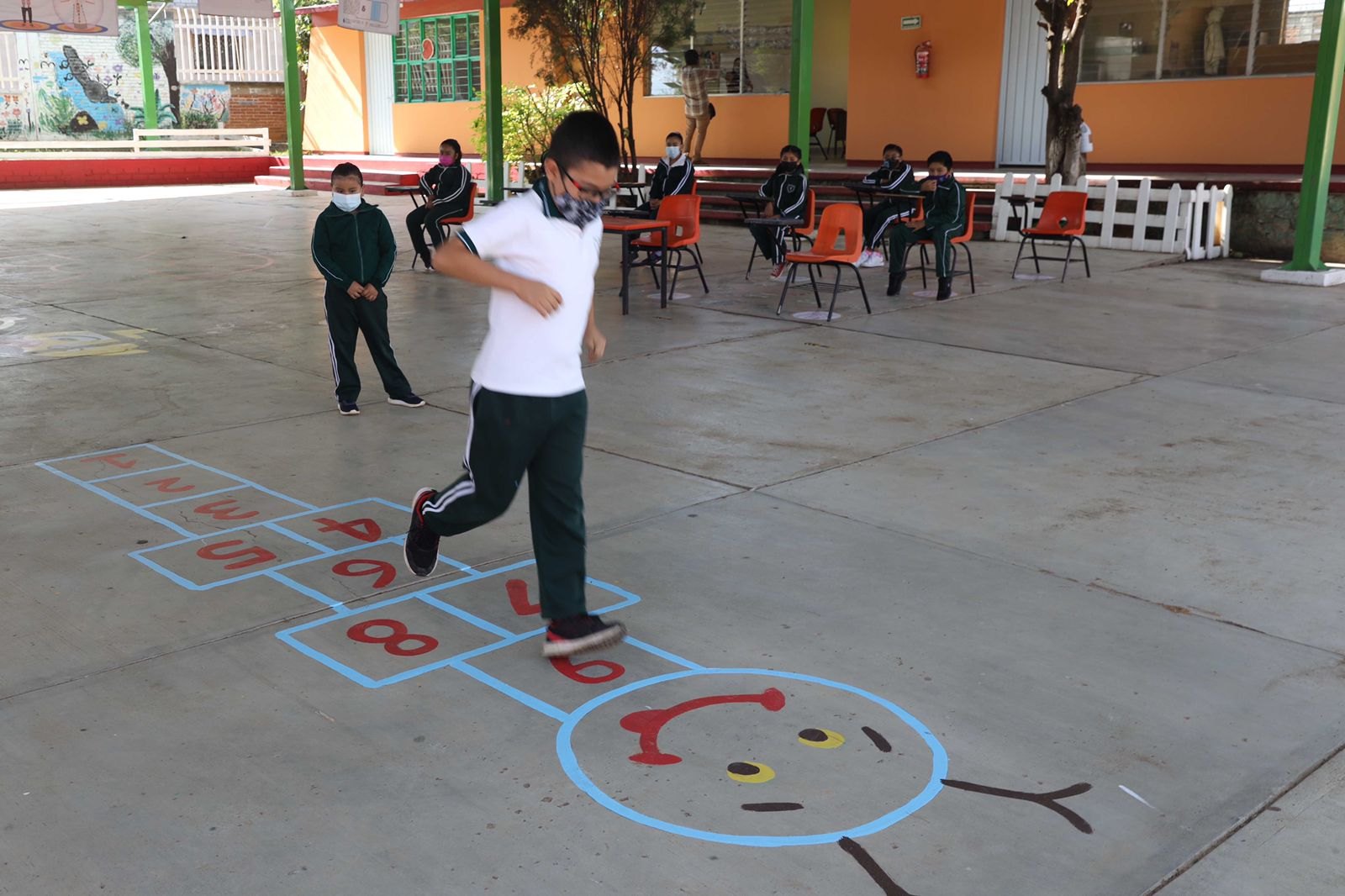 Generar ambientes seguros y armónicos en escuelas, prioridad del IEEPO
