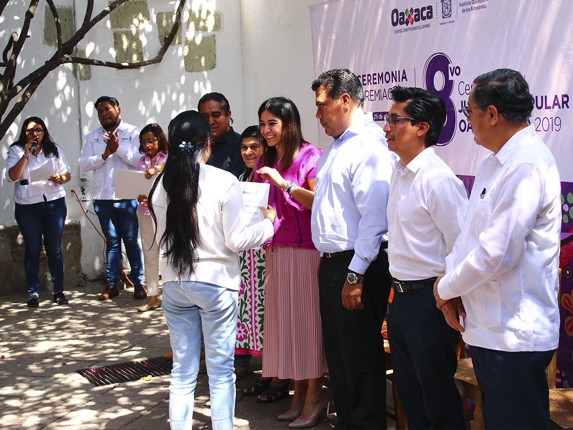 Reconoce IOA talento de artesanos ganadores en el 8vo. Certamen del Juguete Popular Oaxaqueño 2019 Reconoce IOA talento de artesanos ganadores en el 8vo. Certamen del Juguete Popular Oaxaqueño 2019