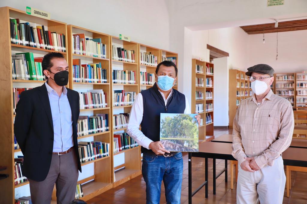 Reciben espacios culturales libro de árboles notables editado por la Semaedeso