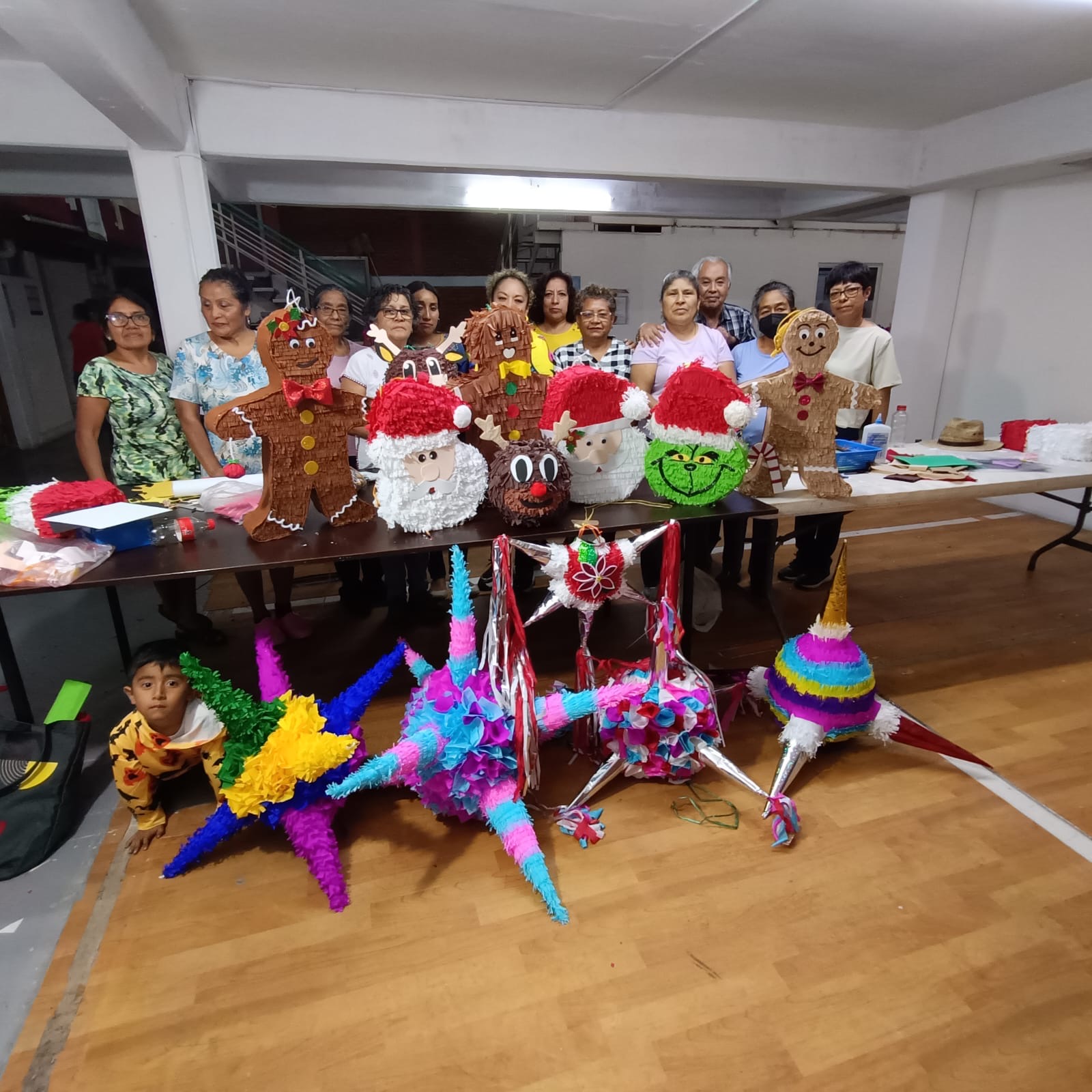 TALLER ELABORACIÓN DE PIÑATASS