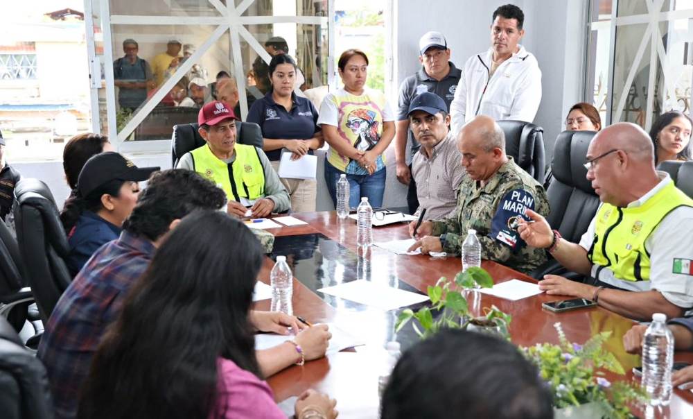 Recorridos y Reuniones Previos al Impacto del Huracán Para Verificar la Operación de la Fuerza de Tarea de Los Municipios 