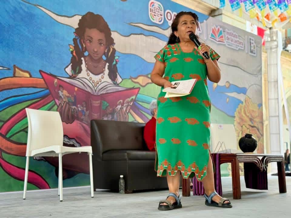 SETRAO PRESENTE EN FIELO2025, lectura del libro “Estampas para mis nietos”, de Conchita Ramírez de Aguilar